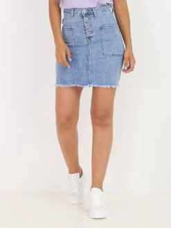 Jupe En Jeans Effilochée Et à Boutons