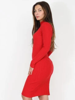 Robe Pull Moulante En Maille Côtelée