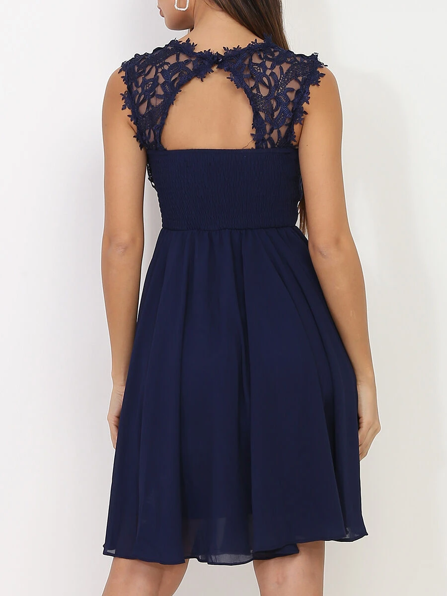 Robe Avec Dentelle 2 Robe Avec Dentelle – Image 2