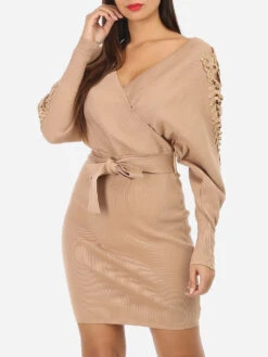 Robe Pull Cache Coeur à Manches Ajourées